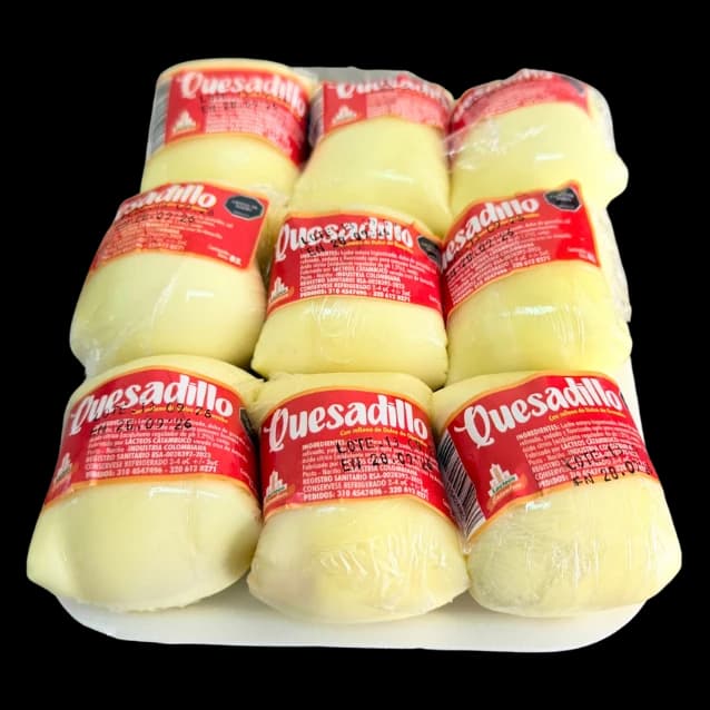 Bandeja de 9 quesadillos con su etiqueta roja
